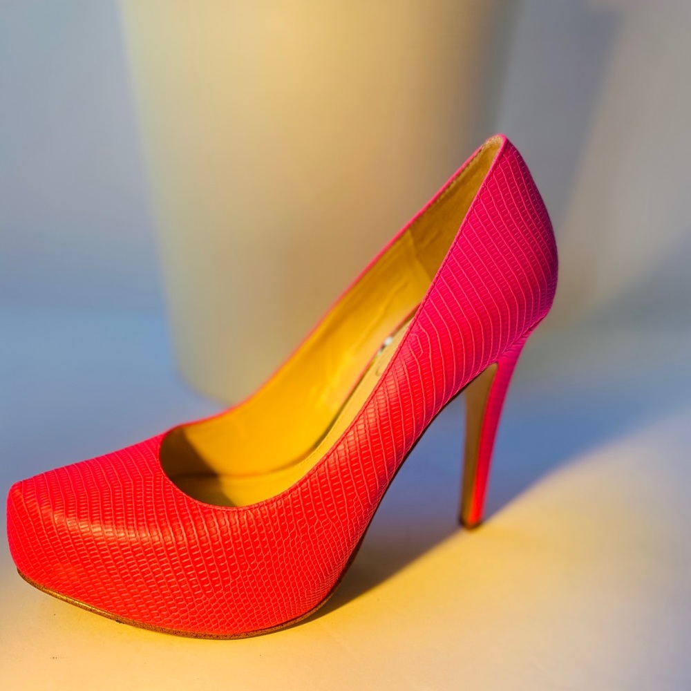 Hot Pink Jessica Simpson Platform Heels!